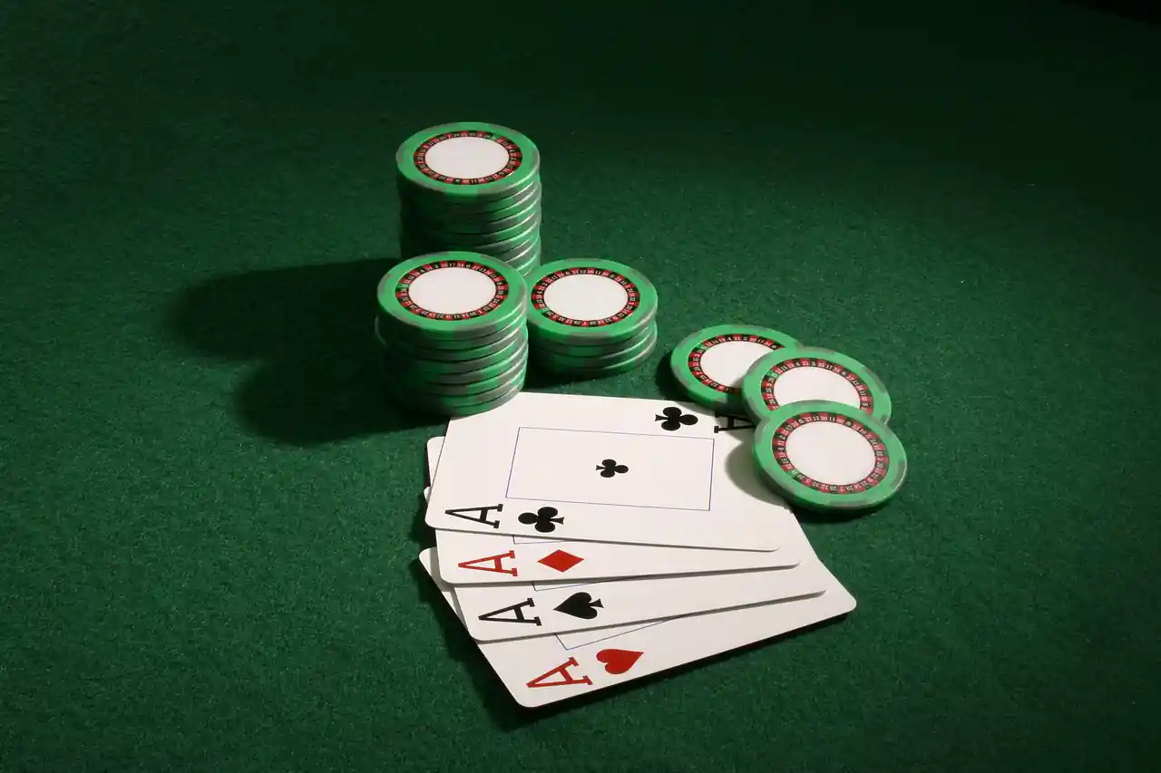 axes-5005087_1280.webp