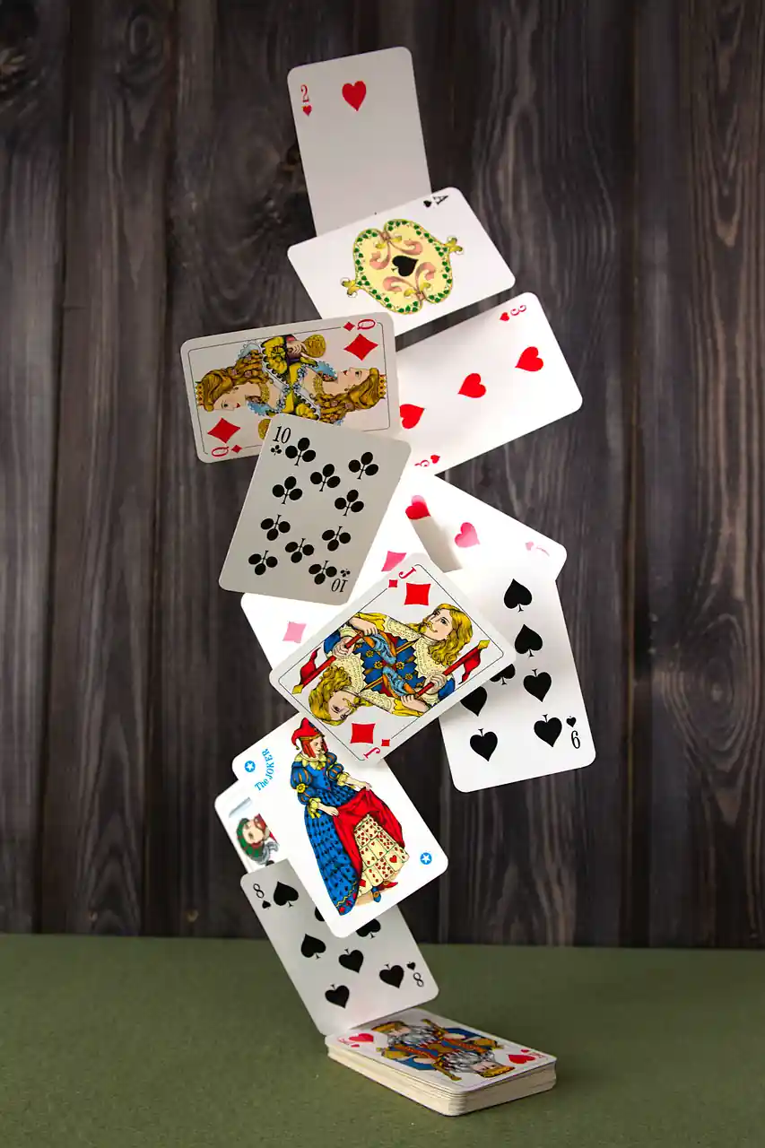 cards-5970900_1280.webp